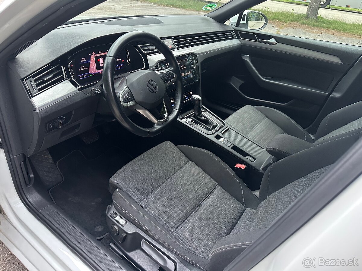 Volkswagen Passat Variant 2.0 TDI EVO Elegance DSG - 9