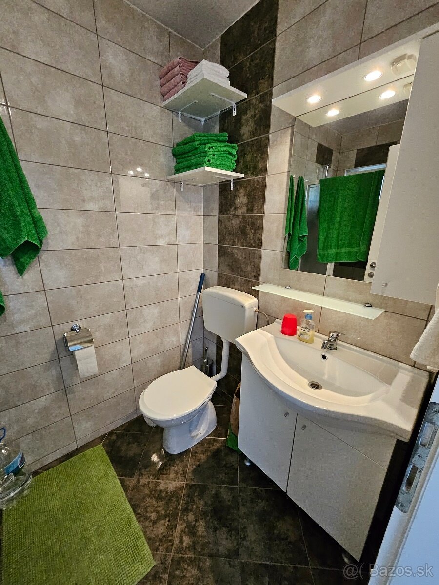 Chorvátsko, pekný 1 izbový apartmán s parkingom na VIRe. - 9