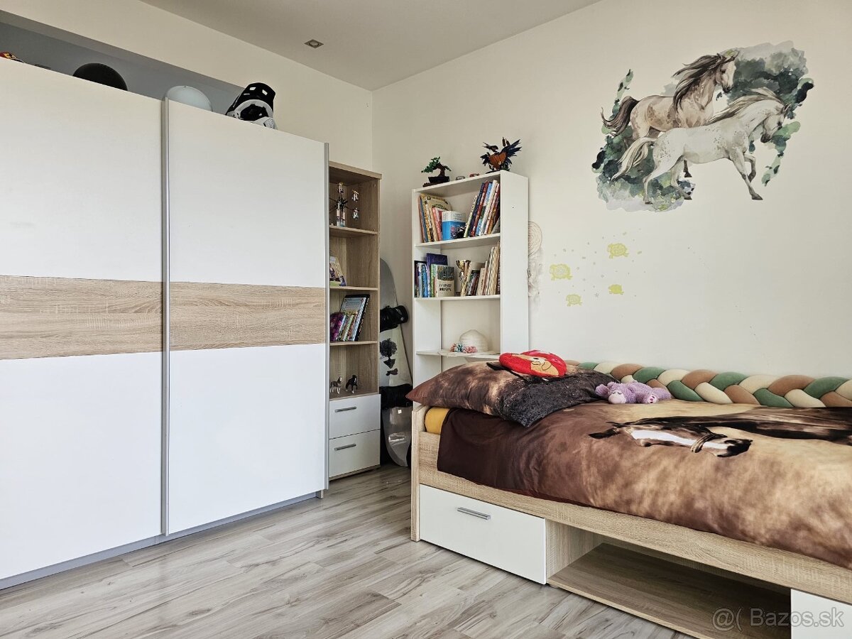 Na predaj moderný 4-izbový rodinný dom v krásnej obci Valča - 9