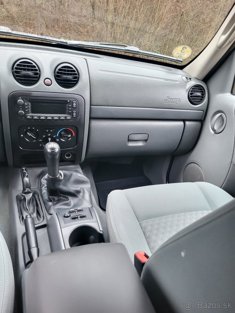 Jeep Cherokee 2.8 CRD 120 kW - 9