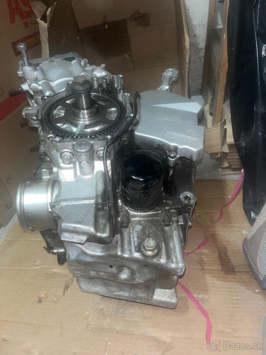 Yamaha FZS 600 Fazer Motor - 9