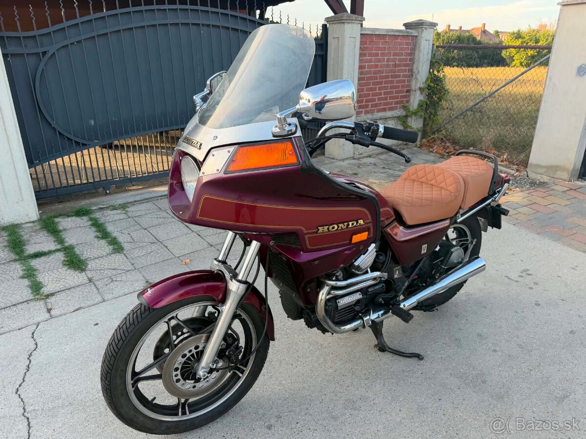 Honda 650GL Silver Wing - 9