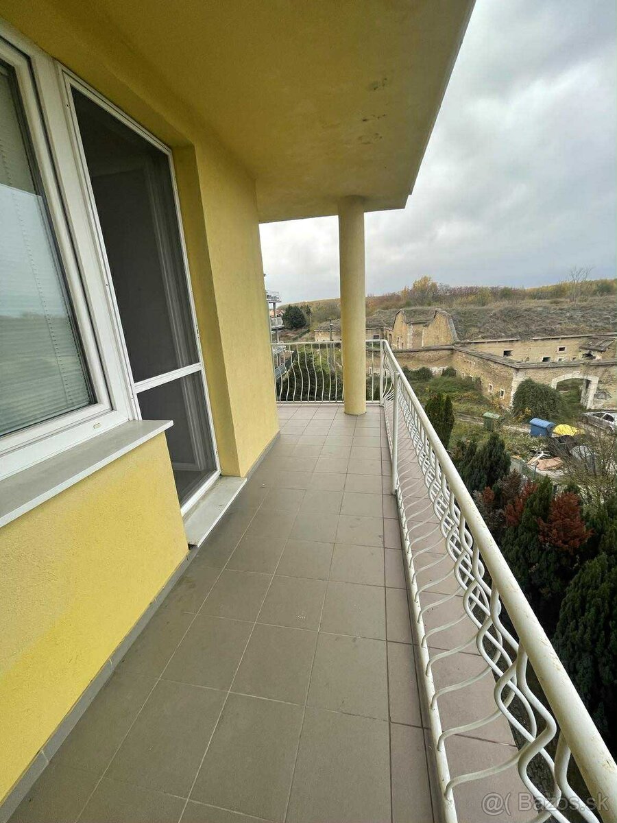 HZ-17 Na prenájom 2 izbový byt s terasou - 9