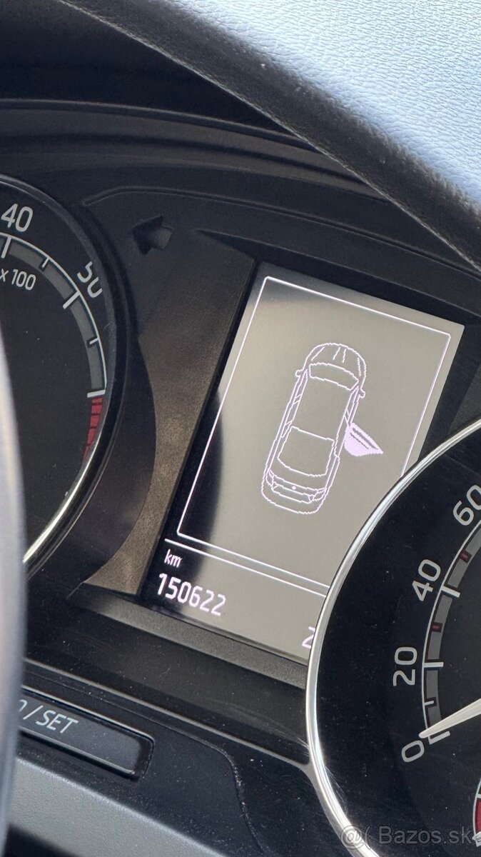 Predam Škoda Rapid 1.4 TSI 125k Ambition DSG - 9