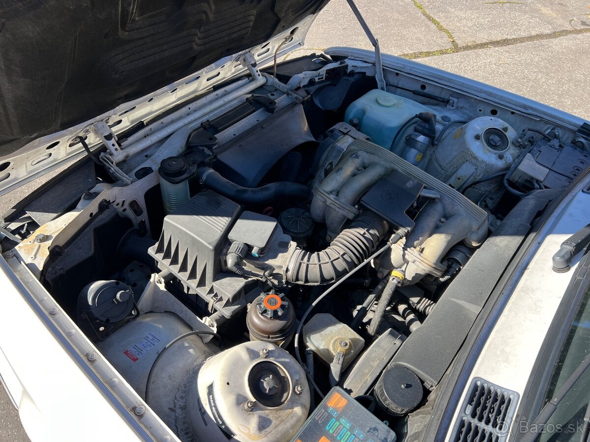 BMW E30 Touring 318i (1990) – Alpinweiss – originálny stav - 9