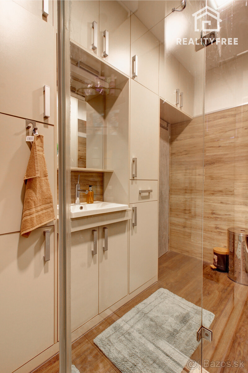 Na predaj 3 izbový byt, kompletne zrekonštruovaný, samostatn - 9