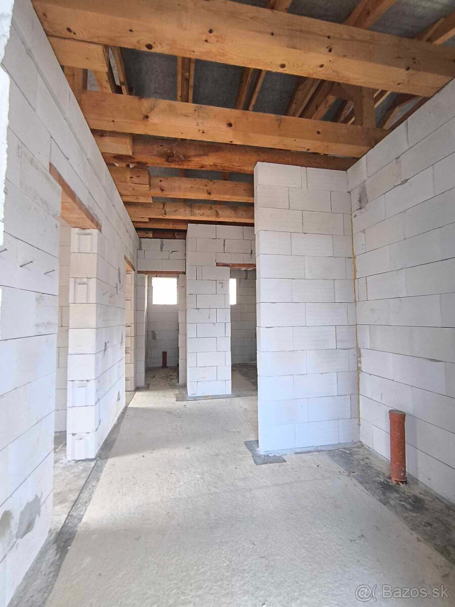 ‼️REZERVOVANÉ‼️ ROZOSTAVANÝ DOM, PREDAJ - VEĽKÉ KRŠTEŇANY‼️ - 9