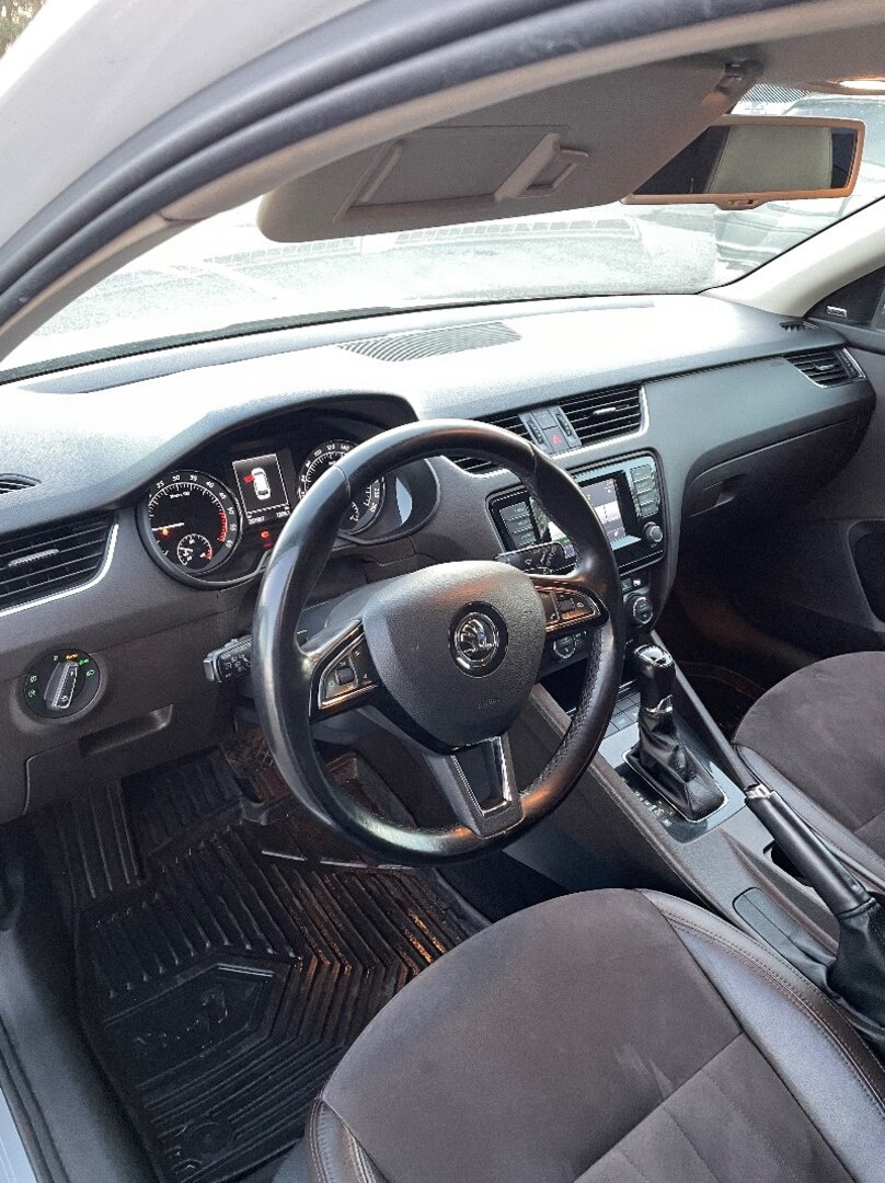 Škoda Octavia combi 2.0 tdi LK DSG - 9