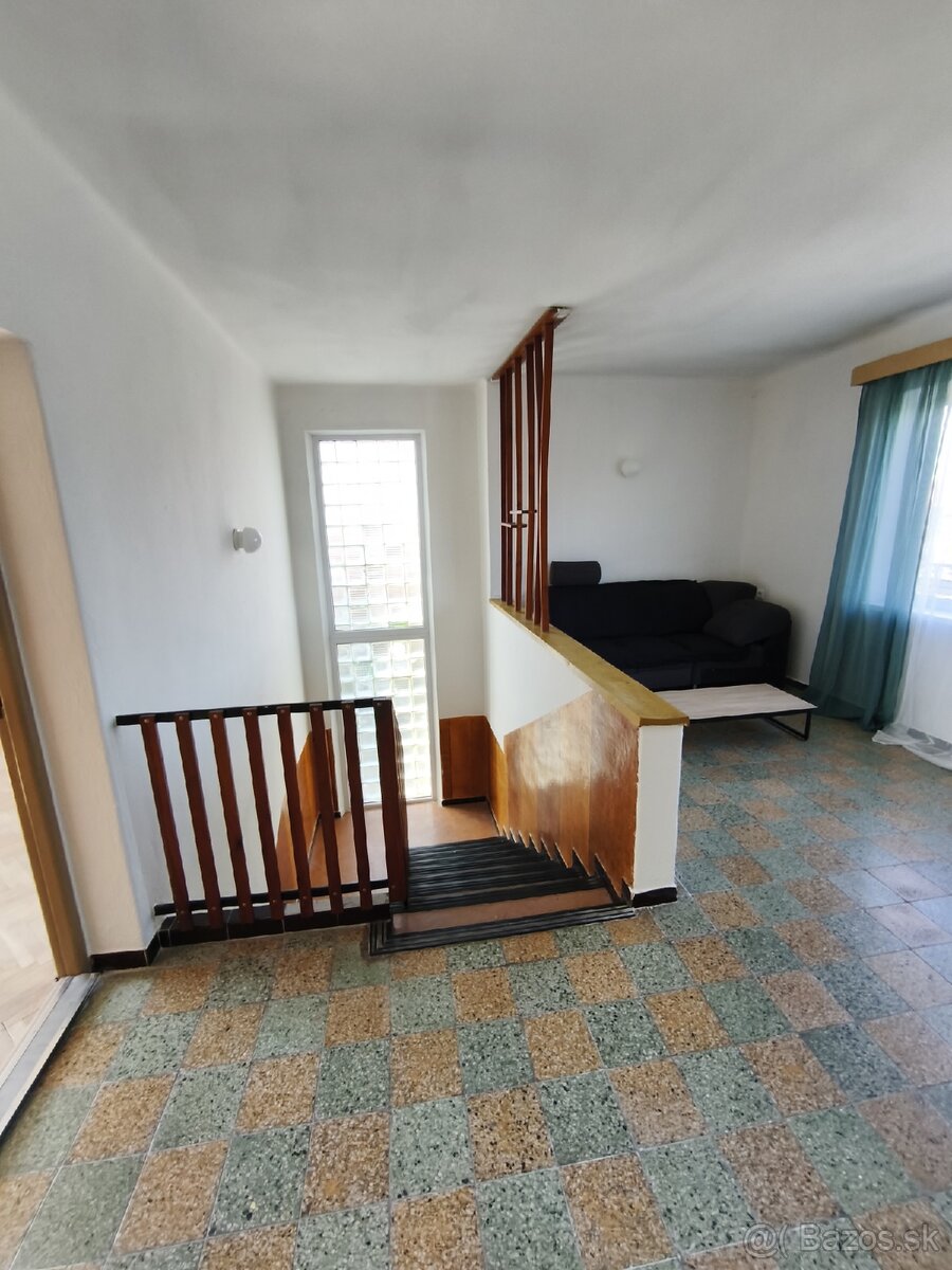Prenájom domu blízko centra Zlaté Moravce - 9