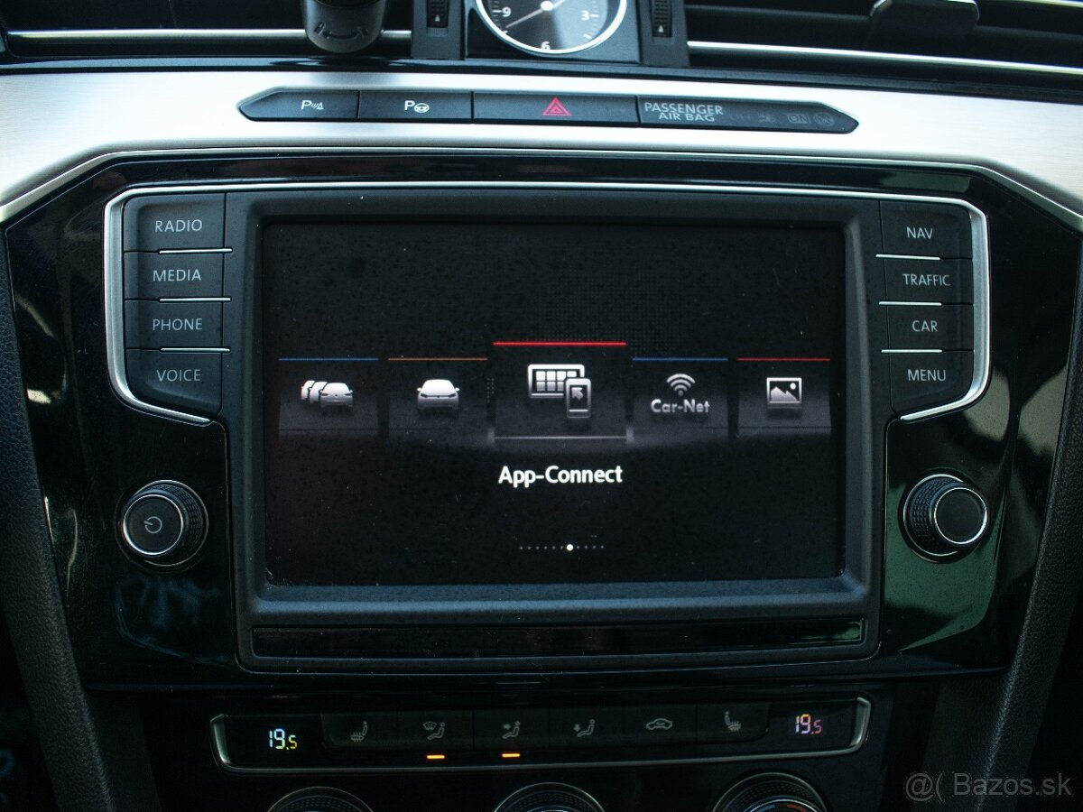 Volkswagen Passat 2.0 TDI Highline DSG 140kW - 9