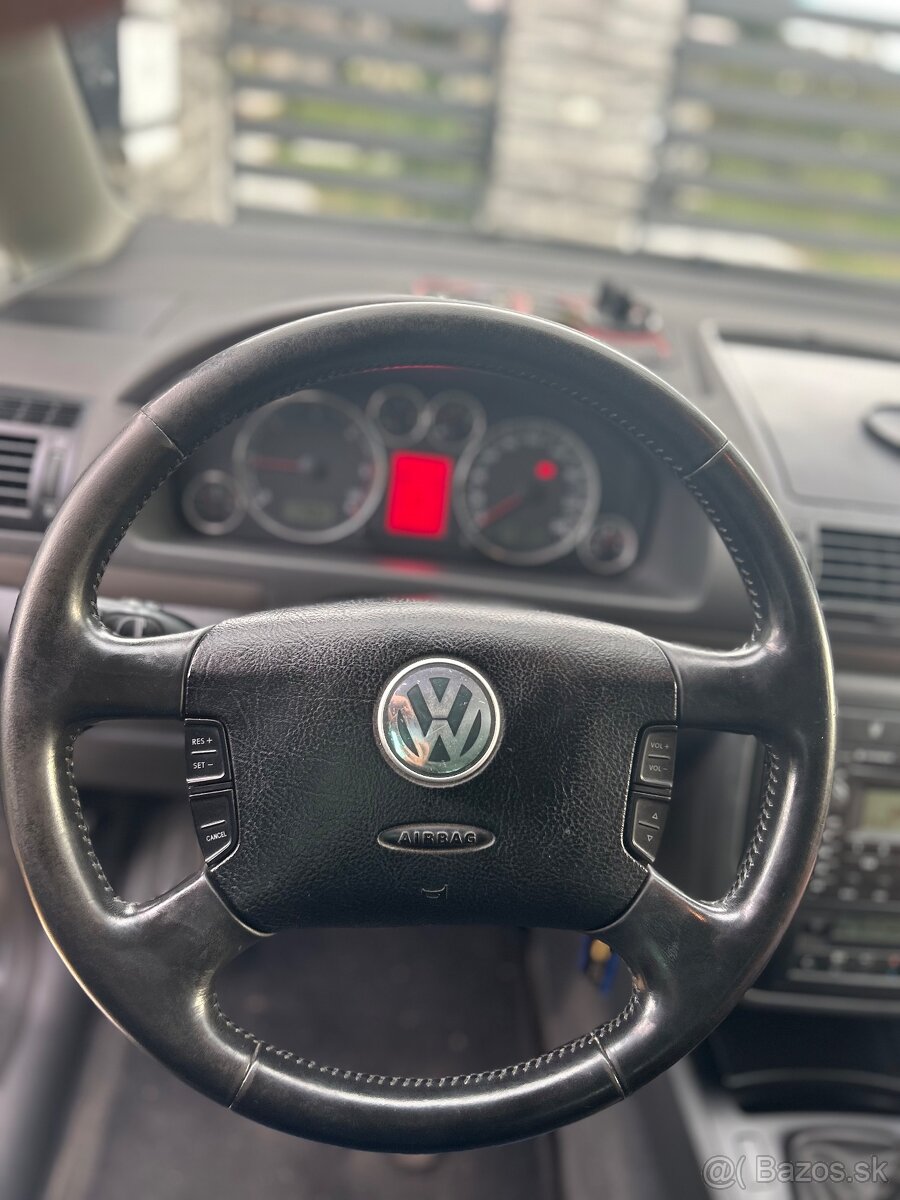 Volkswagen Sharan 2.0 TDi - 9
