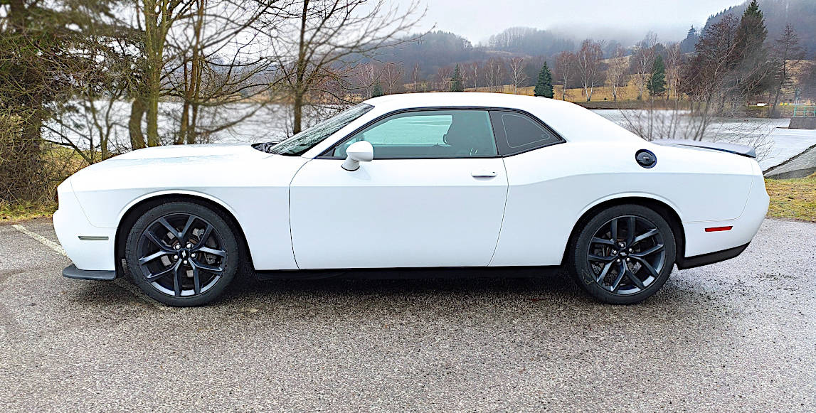Dodge Challenger R/T - 9