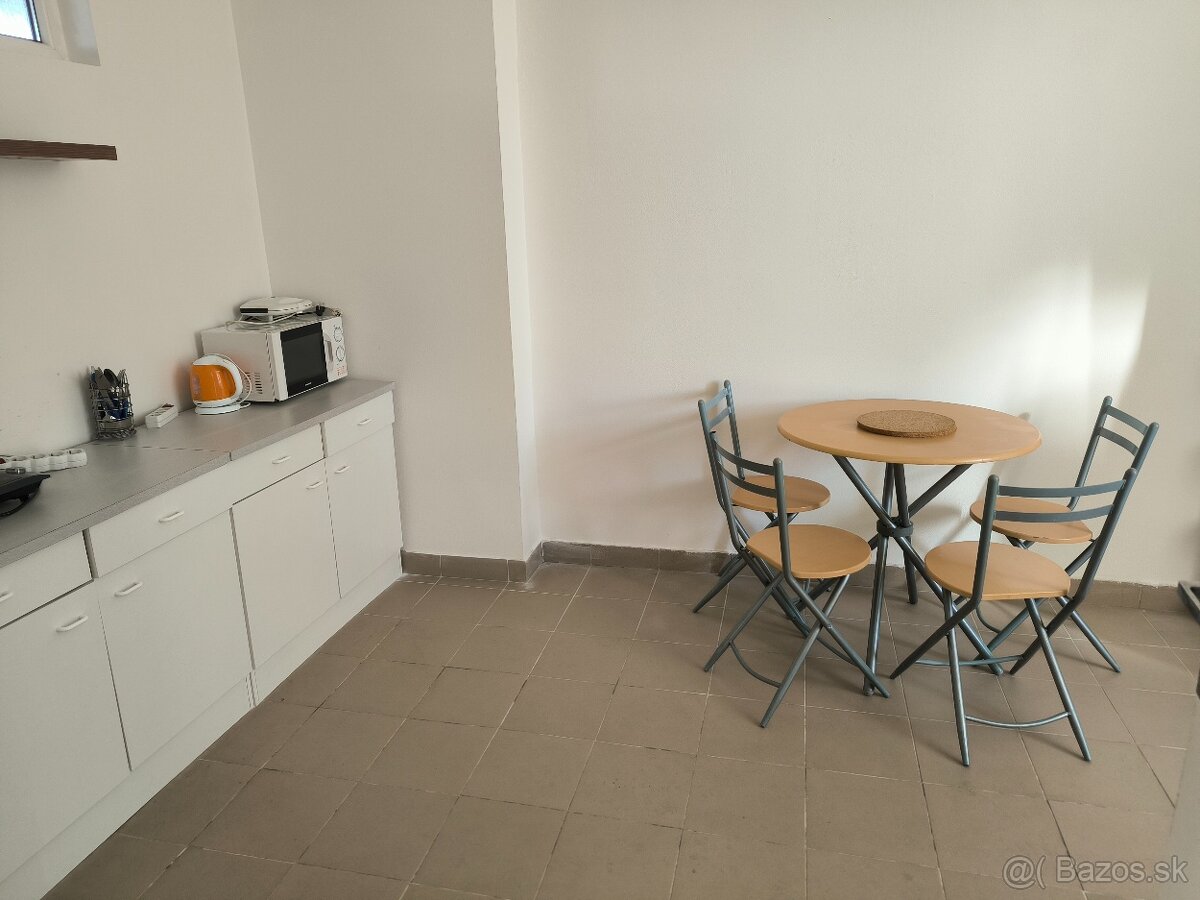 Prenajmem 1 izbový apartmán - 9