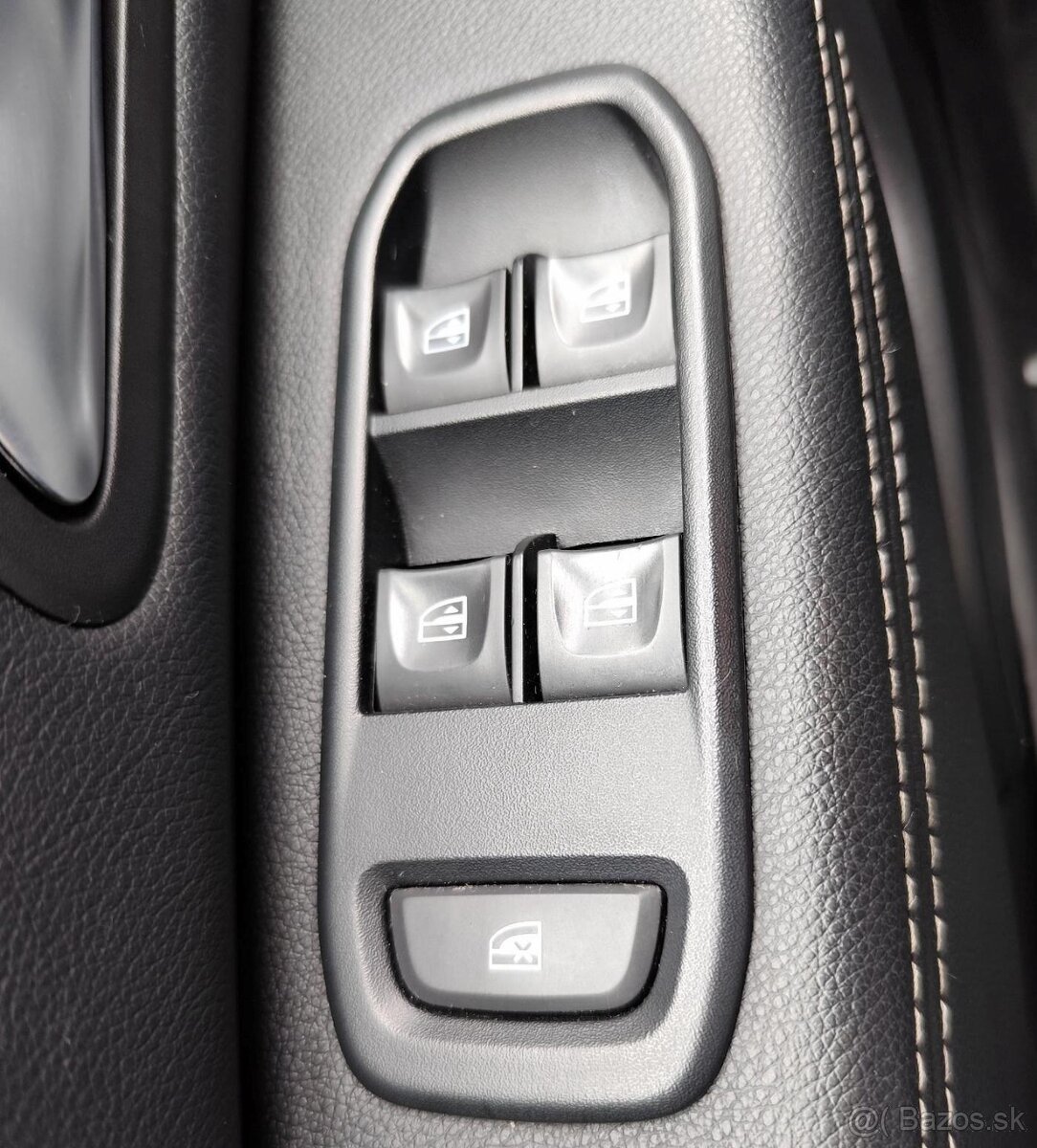 DACIA Duster 1.6 SCe BENZíN štvorvalec bez turba - 9