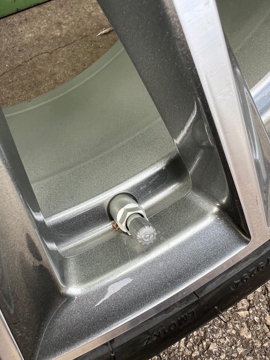 Zimna sada Mercedes S w223 R20, 5x112 - 9