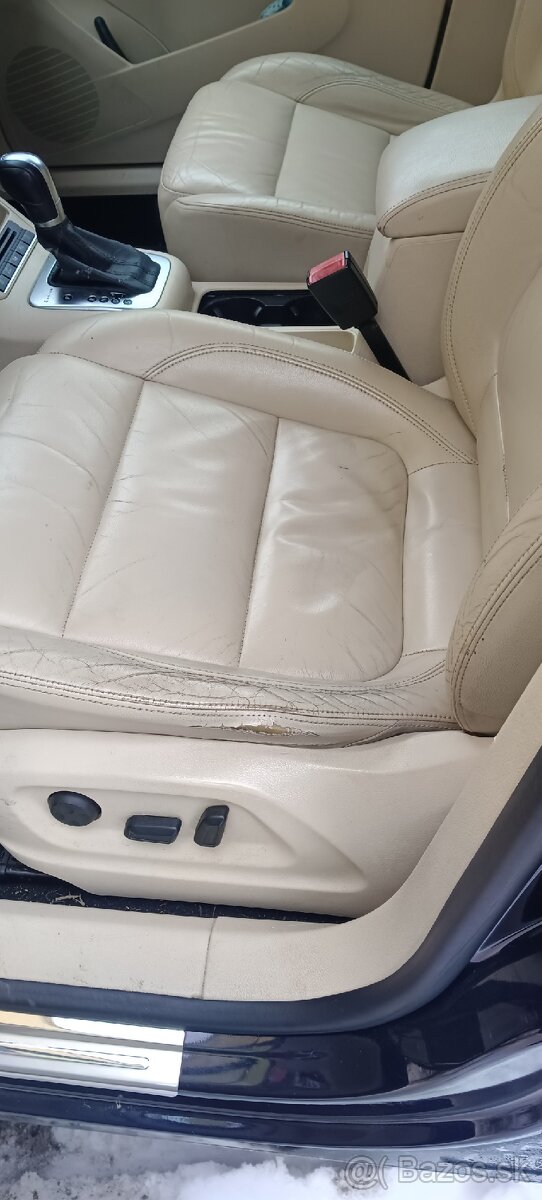 VW Tiguan TDI 4x4,7dsg - 9