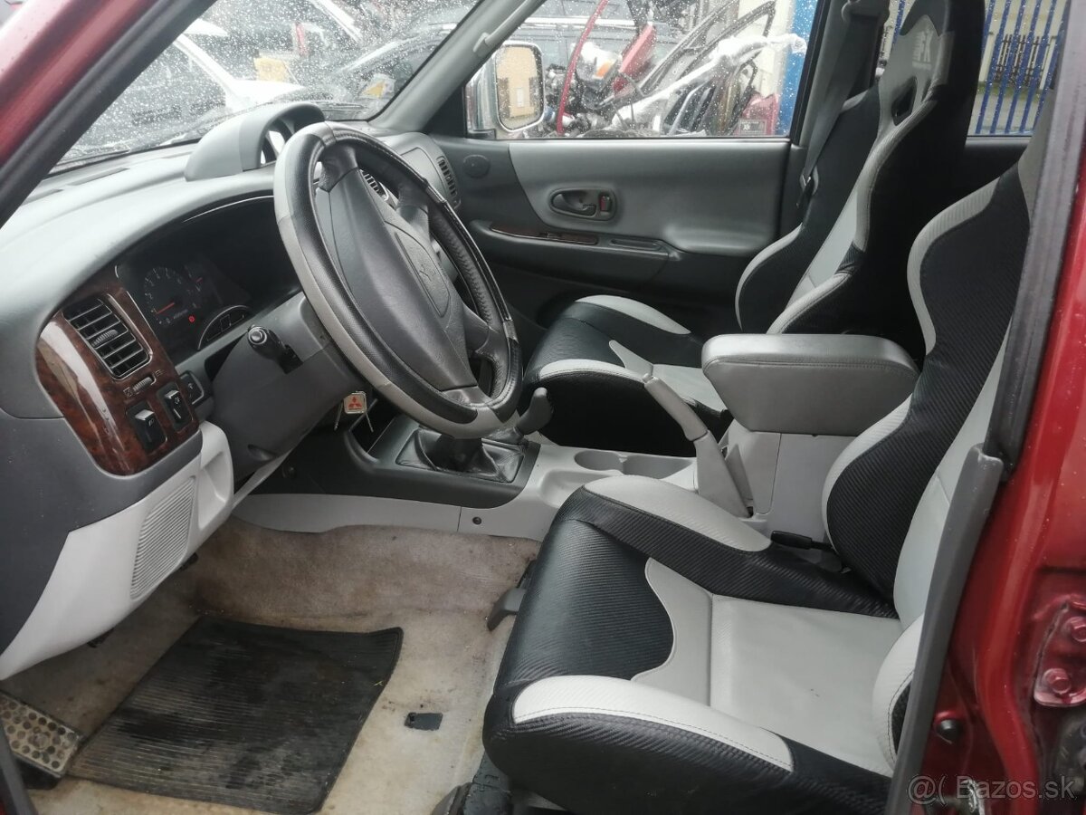 Mitsubishi Pajero Sport - 9