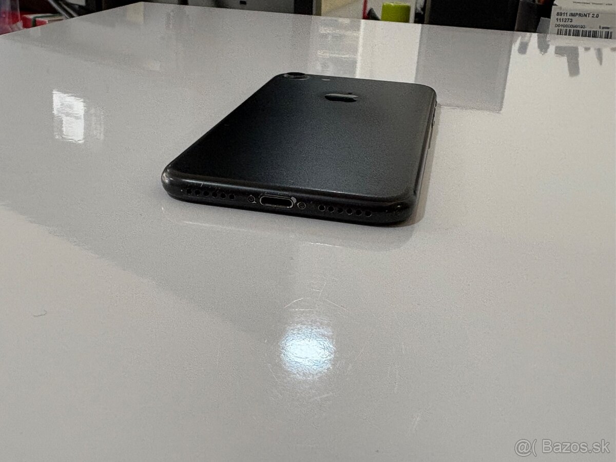 iPhone 7 32GB Black velmi dobry stav - 9