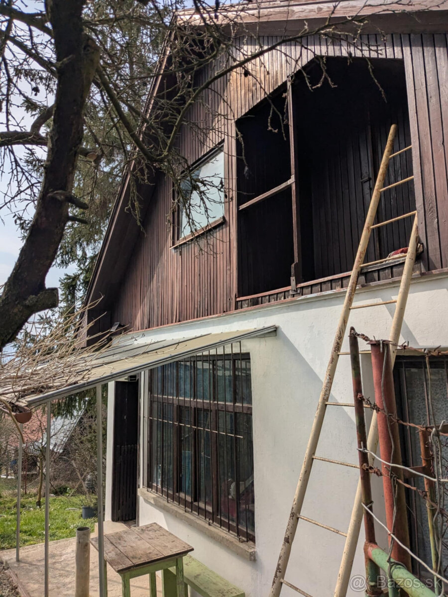 Predám viničný domček s pozemkom - 9