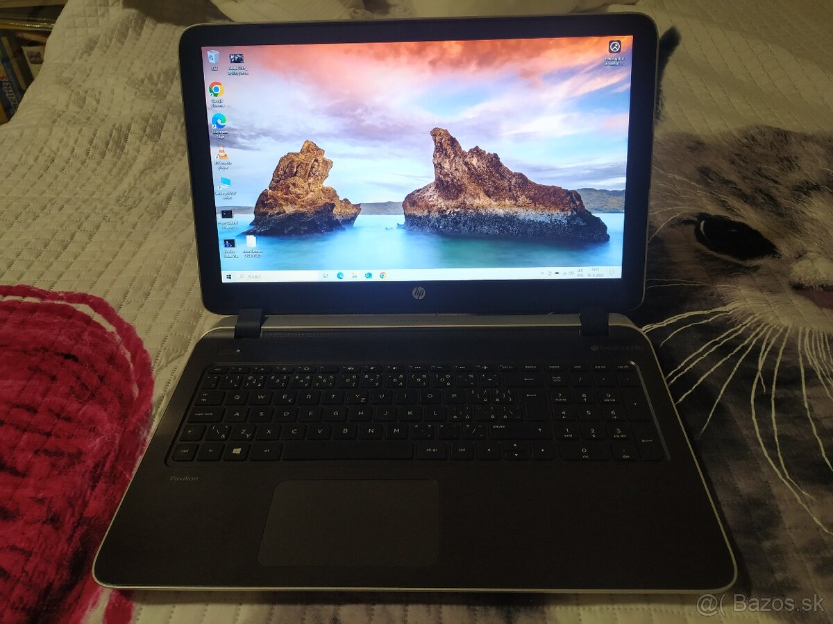 HP. i7. RAM 16 GB. SSD 512 GB. Nová baterka. Nvidia 2+6 GB. - 9