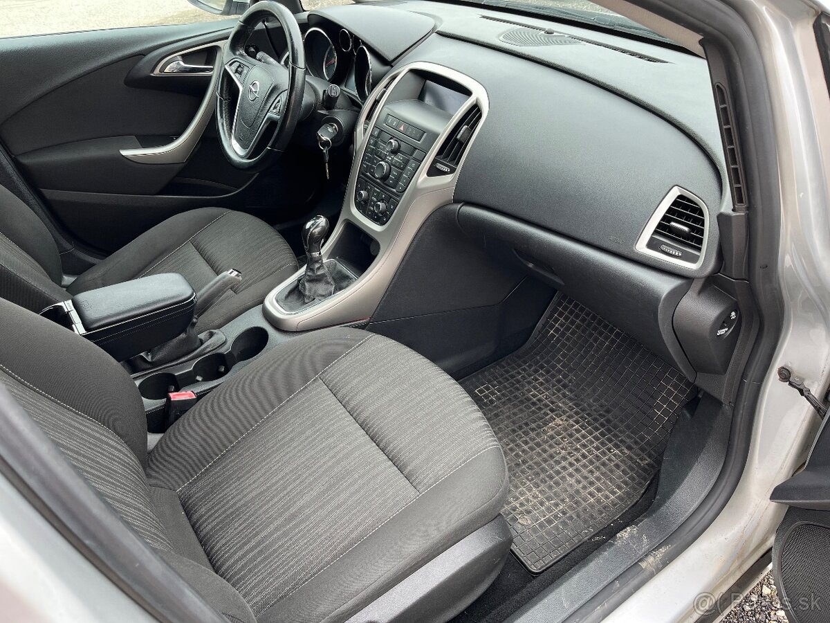 Predám Opel Astra J - 9