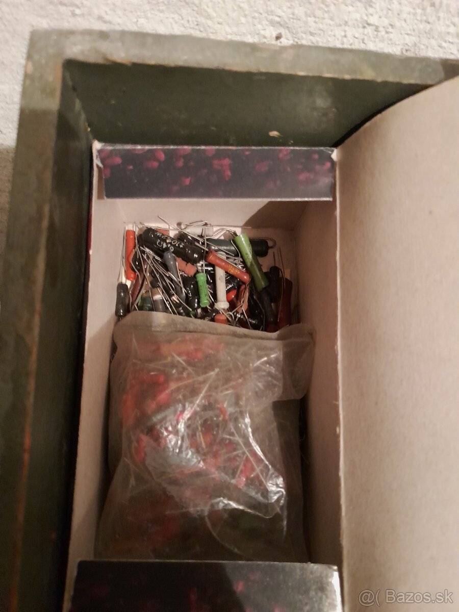 STARA VOJENSKA ELEKTRONIKA 8 - 9