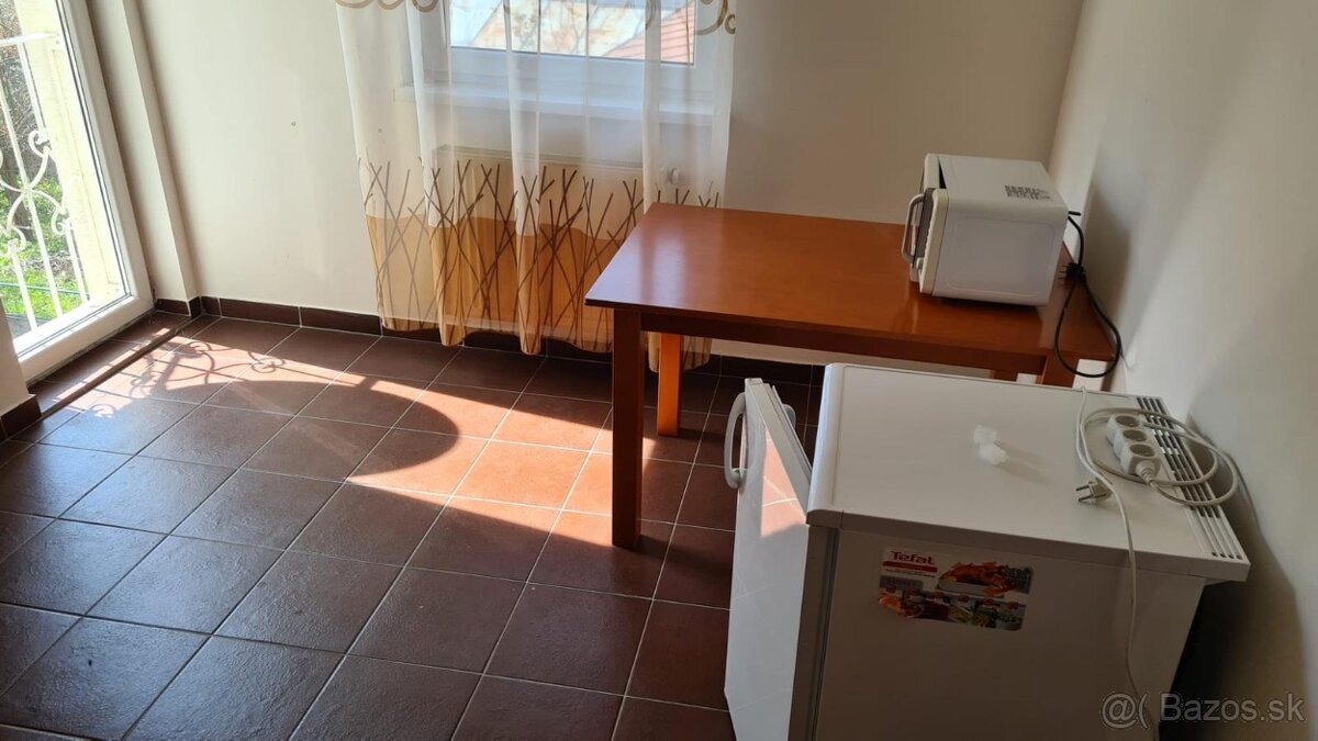 Prenájom menšieho 2-izb.bytu v RD, Petržalka - 9