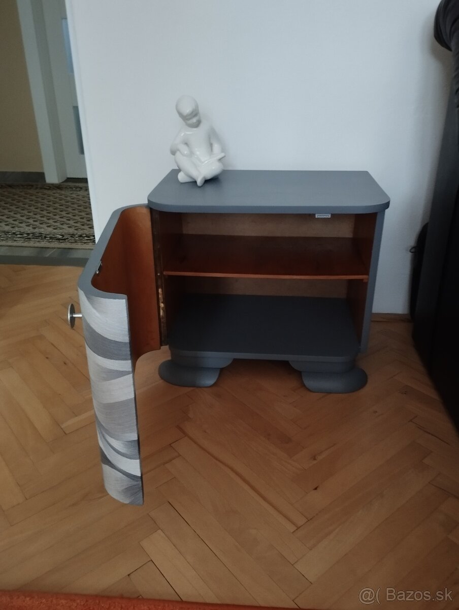 Nočné stolíky +zrkadlo - 9