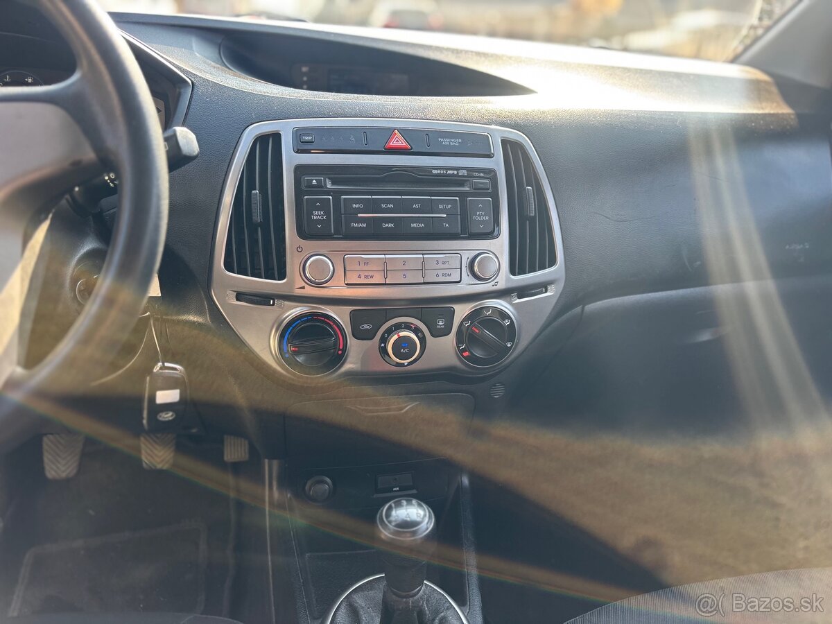 Hyundai I20 1.2 2013 - 9