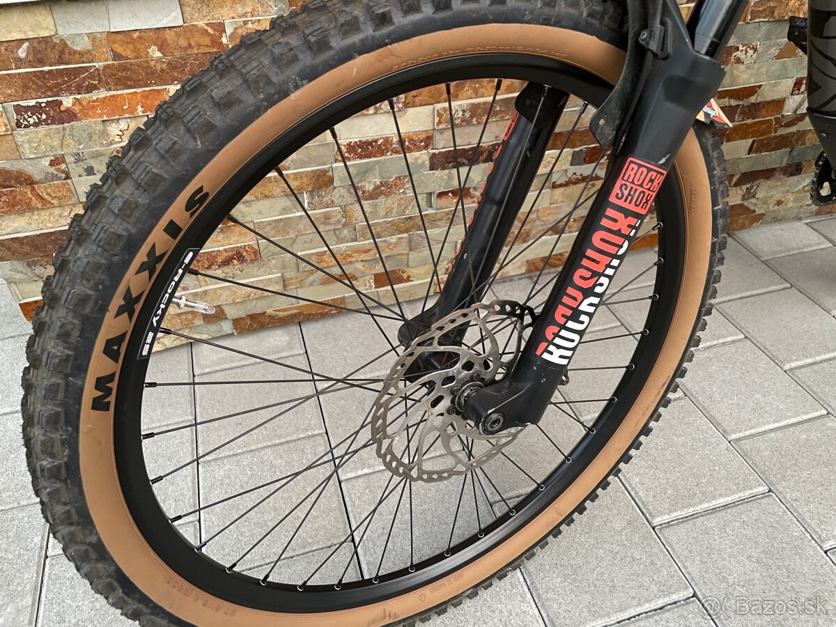 YT TUES | 27,5 | M - 9