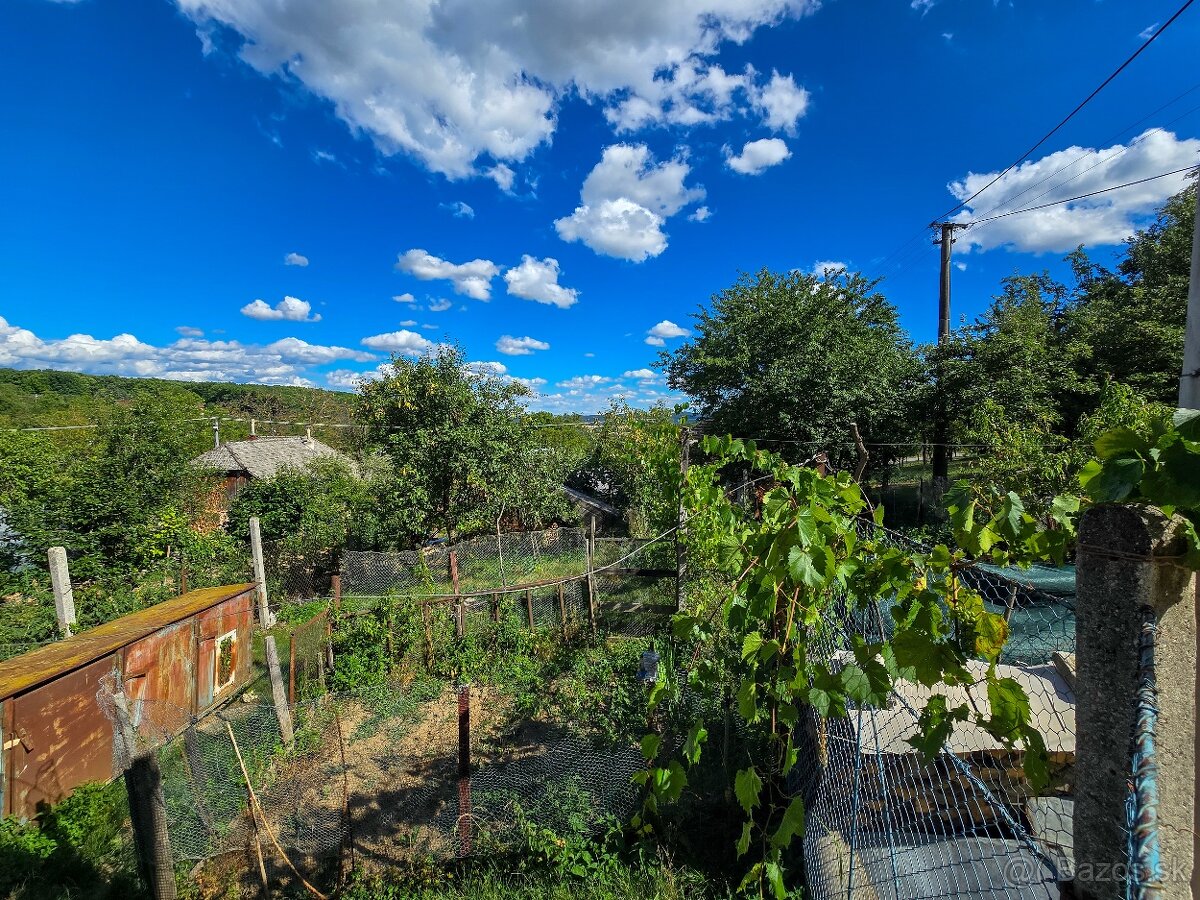 3-izbová chalupa so záhradou a vedľajšou budovou v Hrašnom - 9