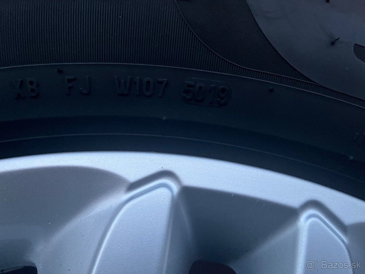 Mercedes 275/50 R20 - 9