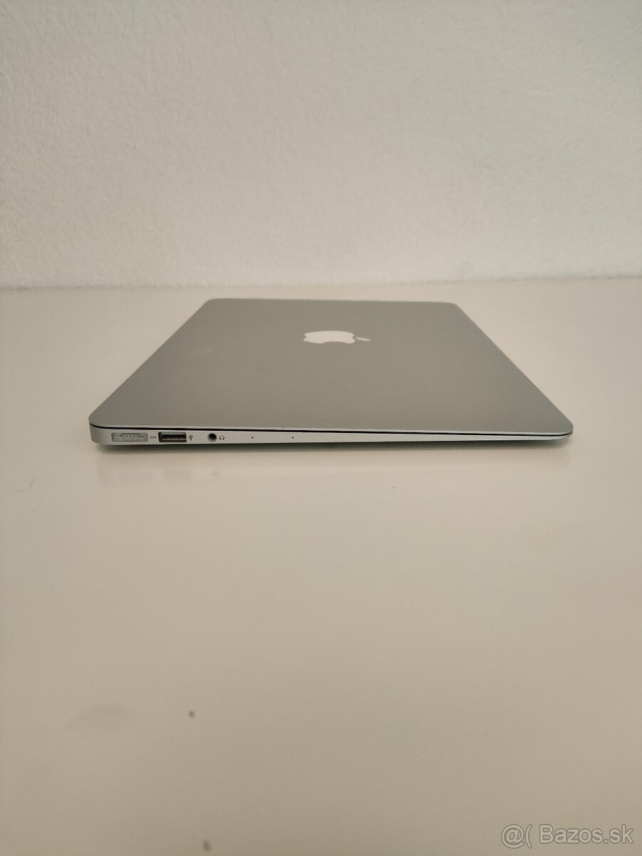 MacBook Air 2017 | i5 • 8GB • 128GB SSD - 9