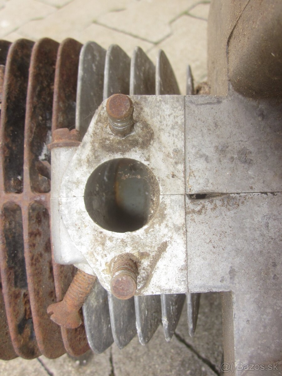 ČZ 175 typ 477 motor - 9