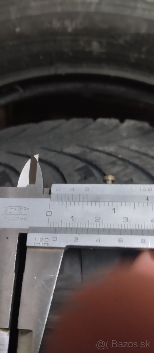 Predám dve zimné pneumatiky Hankook 205/55r16 - 9