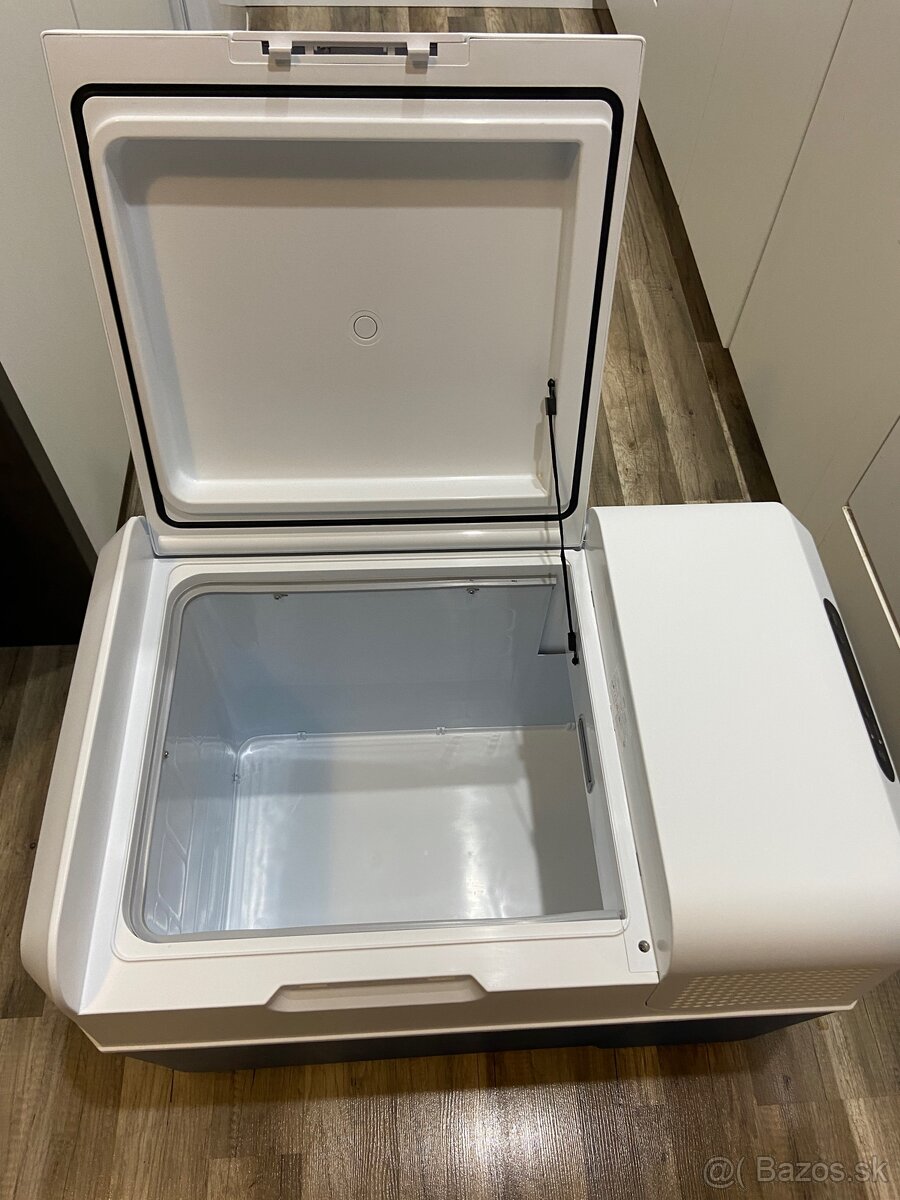 Predám kompresorovú autochladničku Mobicool MCF60 - 9