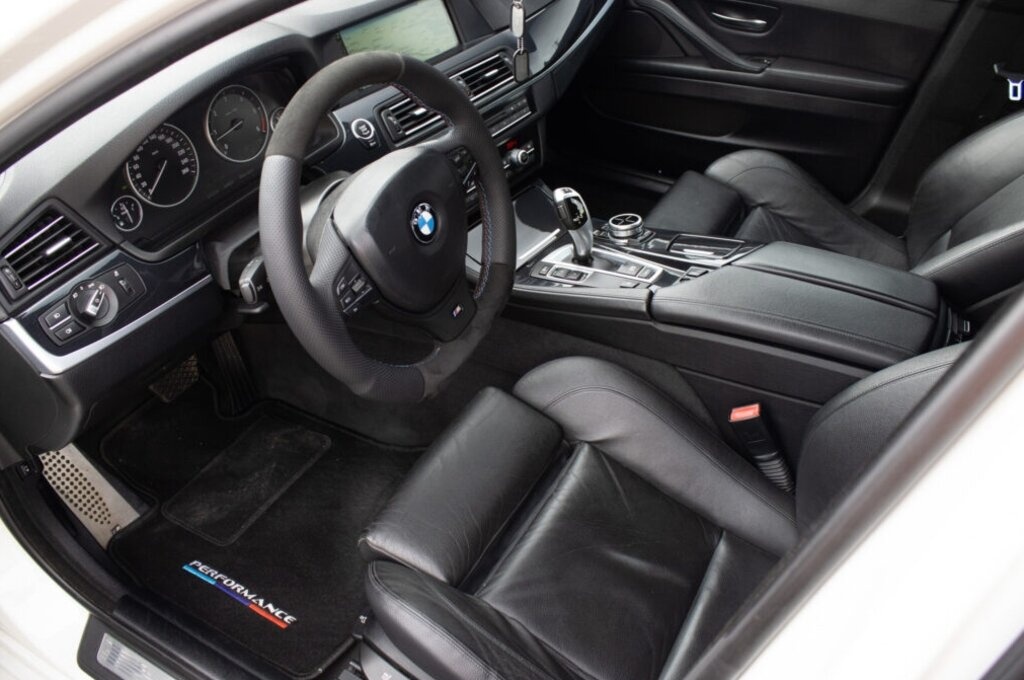 BMW 535d Touring z roku 2012 - 9