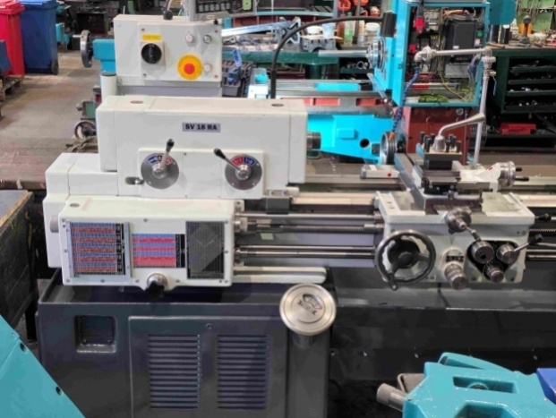 Nabízíme soustruh SV 18 RA/1000 - 9
