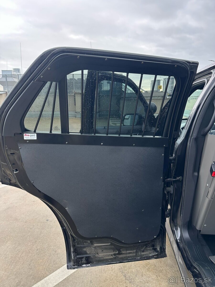 NA PREDAJ: POLICAJNÝ ŠPECIÁL FORD EXPLORER INTERCEPTOR 2019 - 9