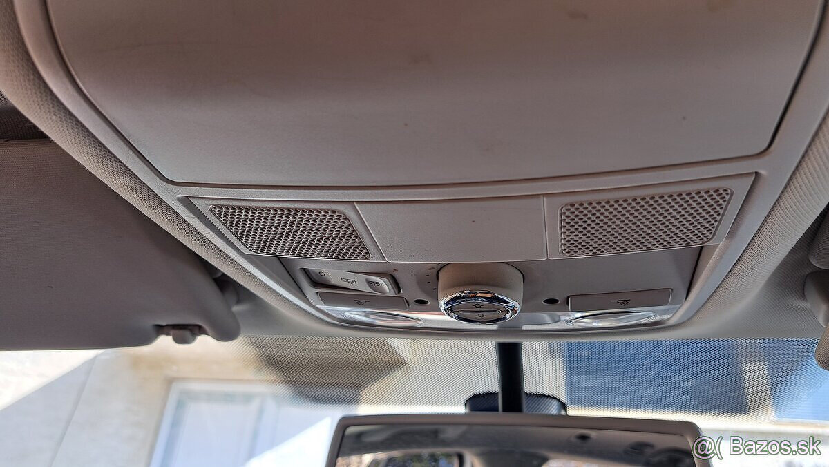 Škoda Superb Combi ELEGANCE 2.0TDi CR DSG PANORAMA - 9