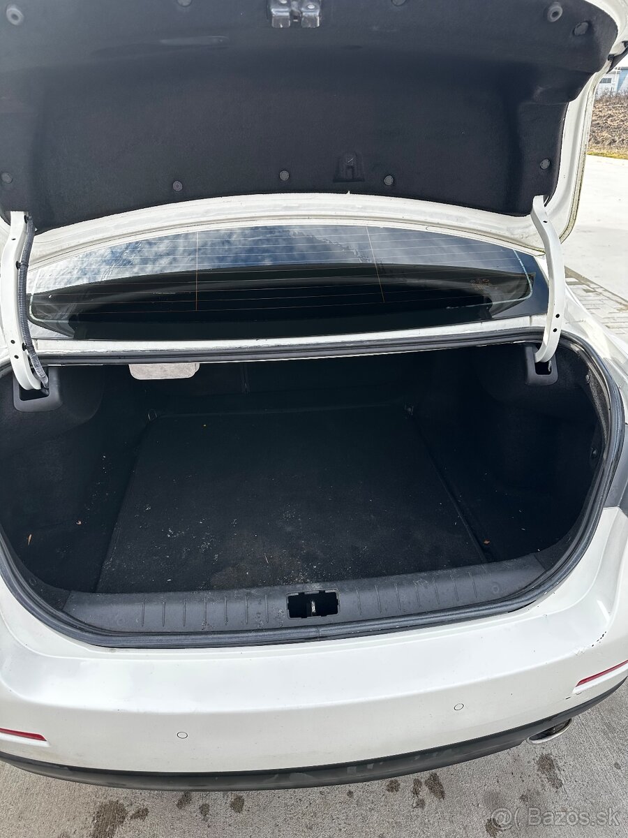 Renault Latitude Initiale Paris 2.0 dCi - 9