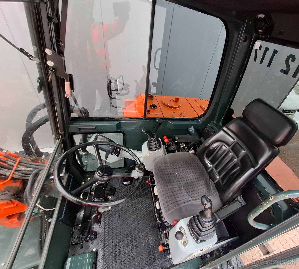 Predam kolesovy bager Yanmar B50W - 9