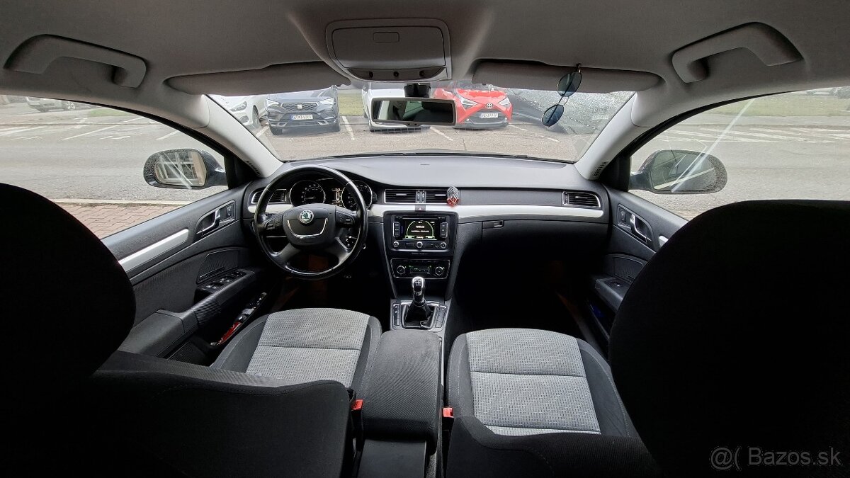 Škoda Superb Combi - 9