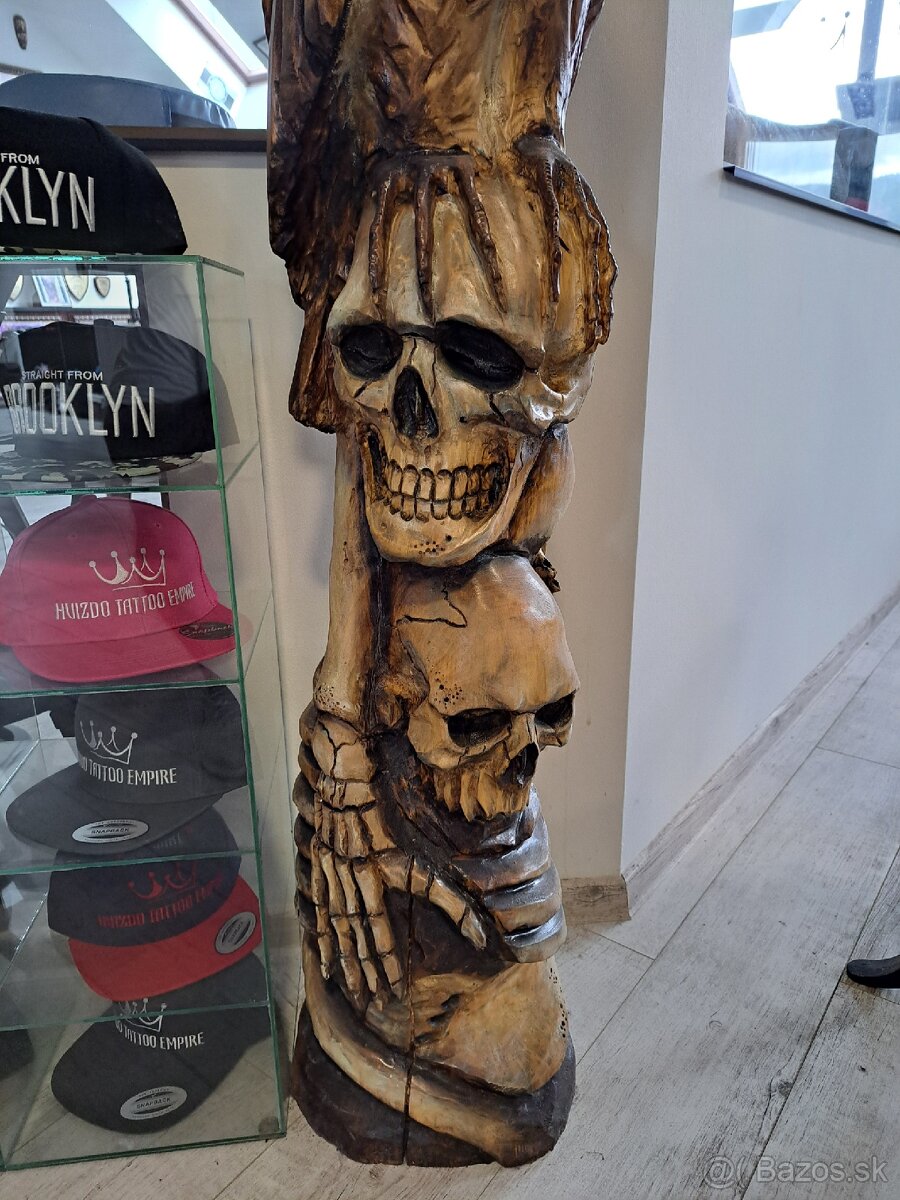 Ručne vyrezavaná drevena socha - 9