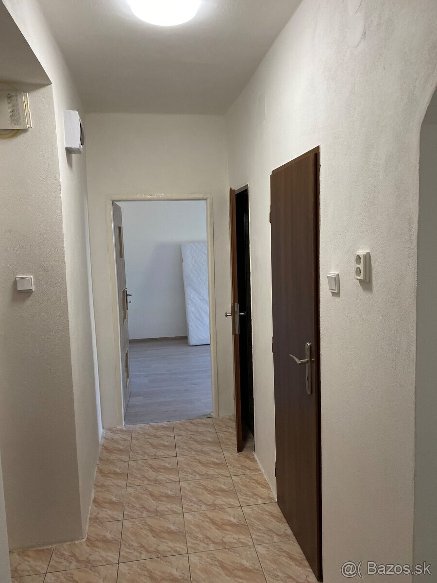 Prenájom 2-izb. bytu v Michalovciach - 9