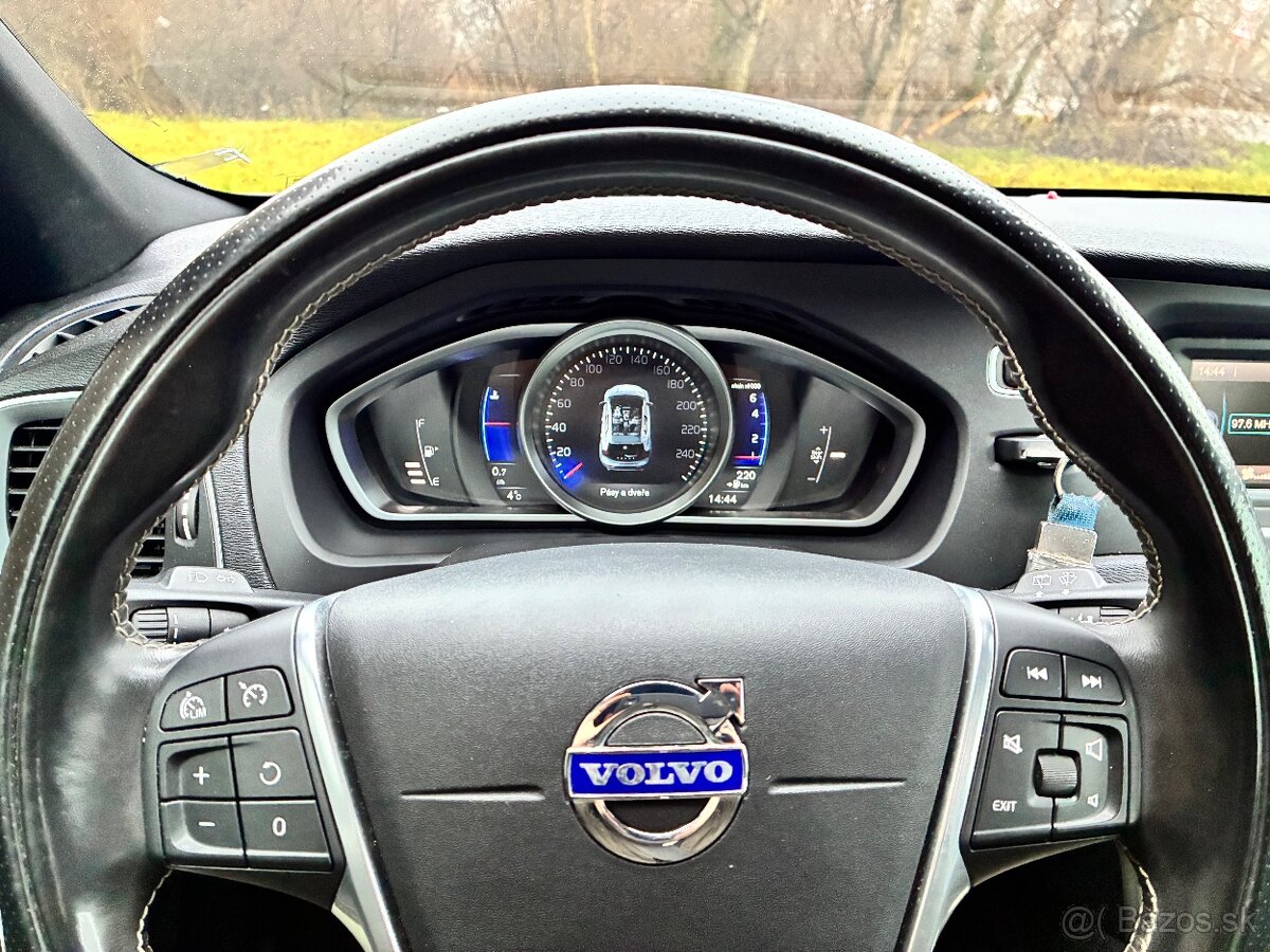 Volvo V40 - 9