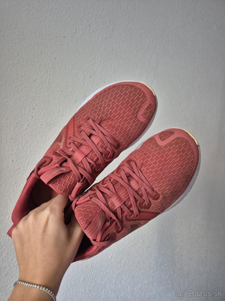 Nike Legend React 2 W dámske tenisky - 9