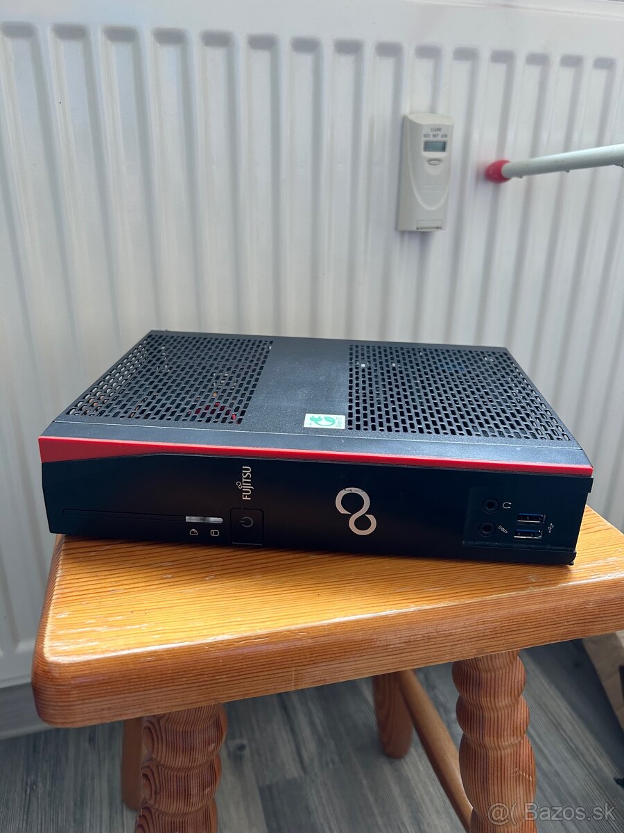 Fujitsu futro S720 + nabíjačka - 9