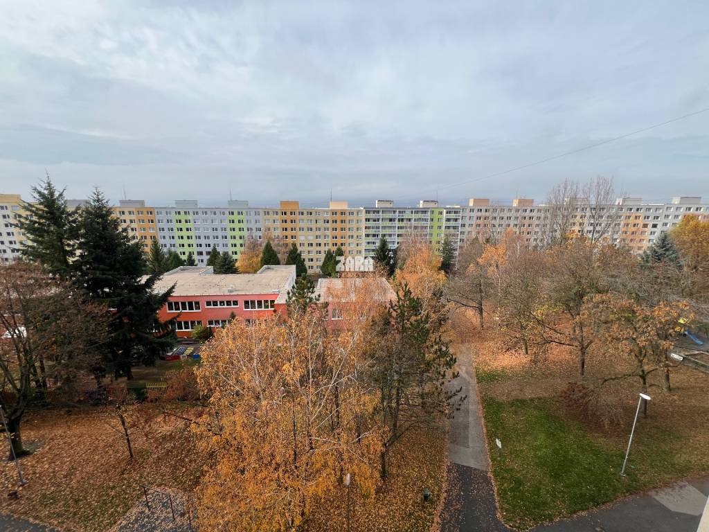 FURČA - KROSNIANSKA - 3 izbový byt pražský typ, 70 m2 + logg - 9