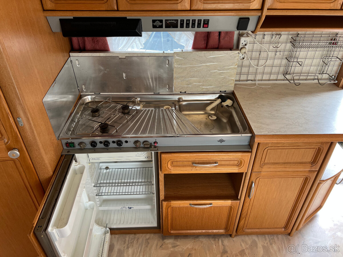 Karavan Hobby Landhaus 760-chata na kolech - 9